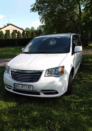 Chrysler Town &amp; Country cena 61850 przebieg: 230000, rok produkcji 2016 z Siedlce małe 56